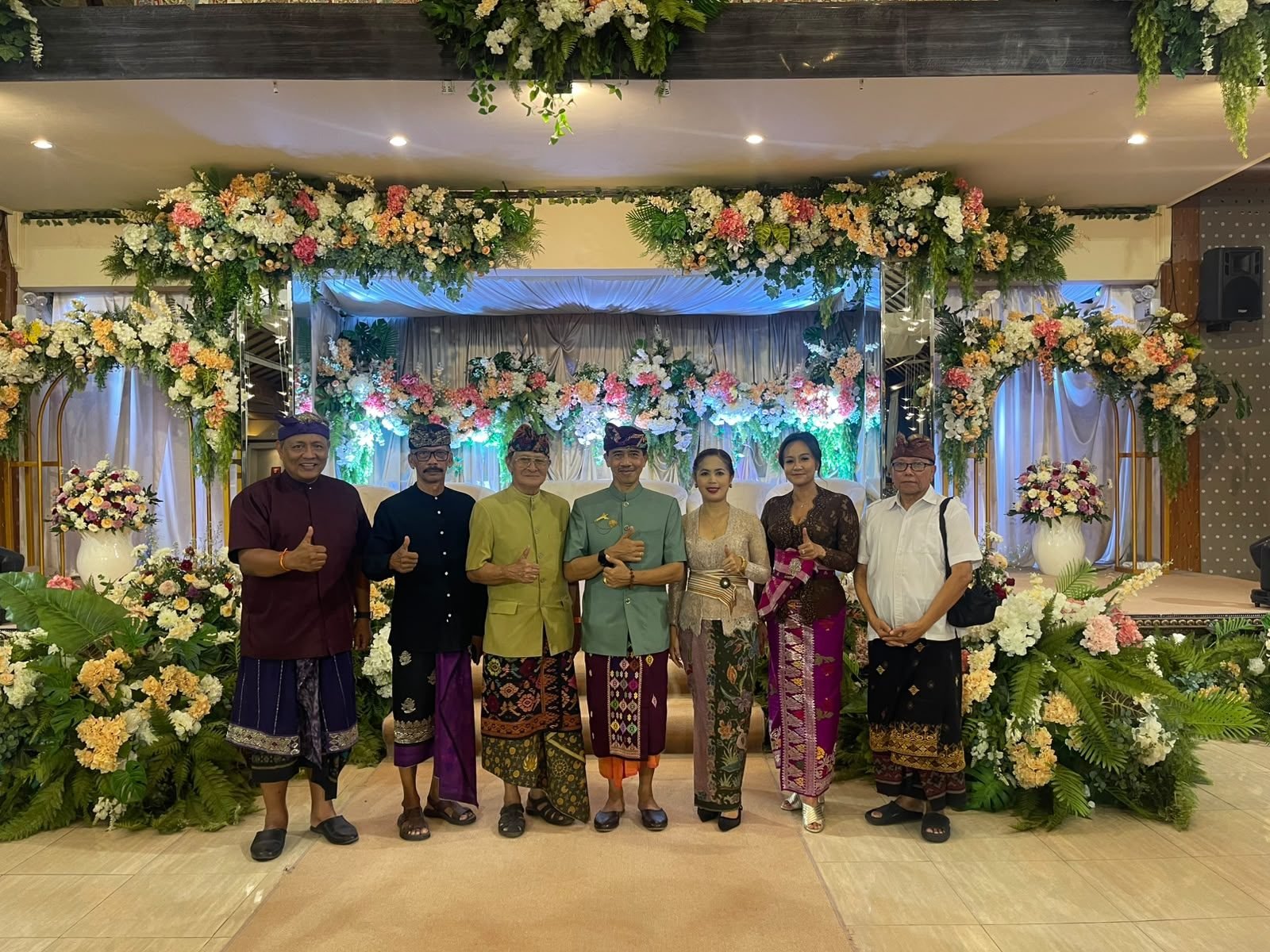 Keluarga Besar YPWK Hadiri Pawiwahan Ananda Bapak Made Sumadi Arta